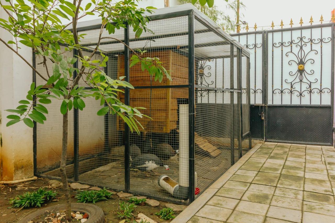 Urbanest Inn House Slipi Jakarta Exterior photo