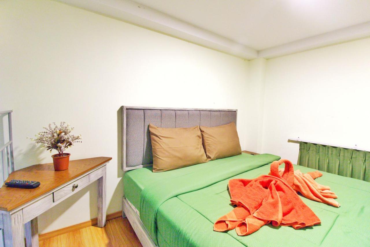 Urbanest Inn House Slipi Jakarta Room photo